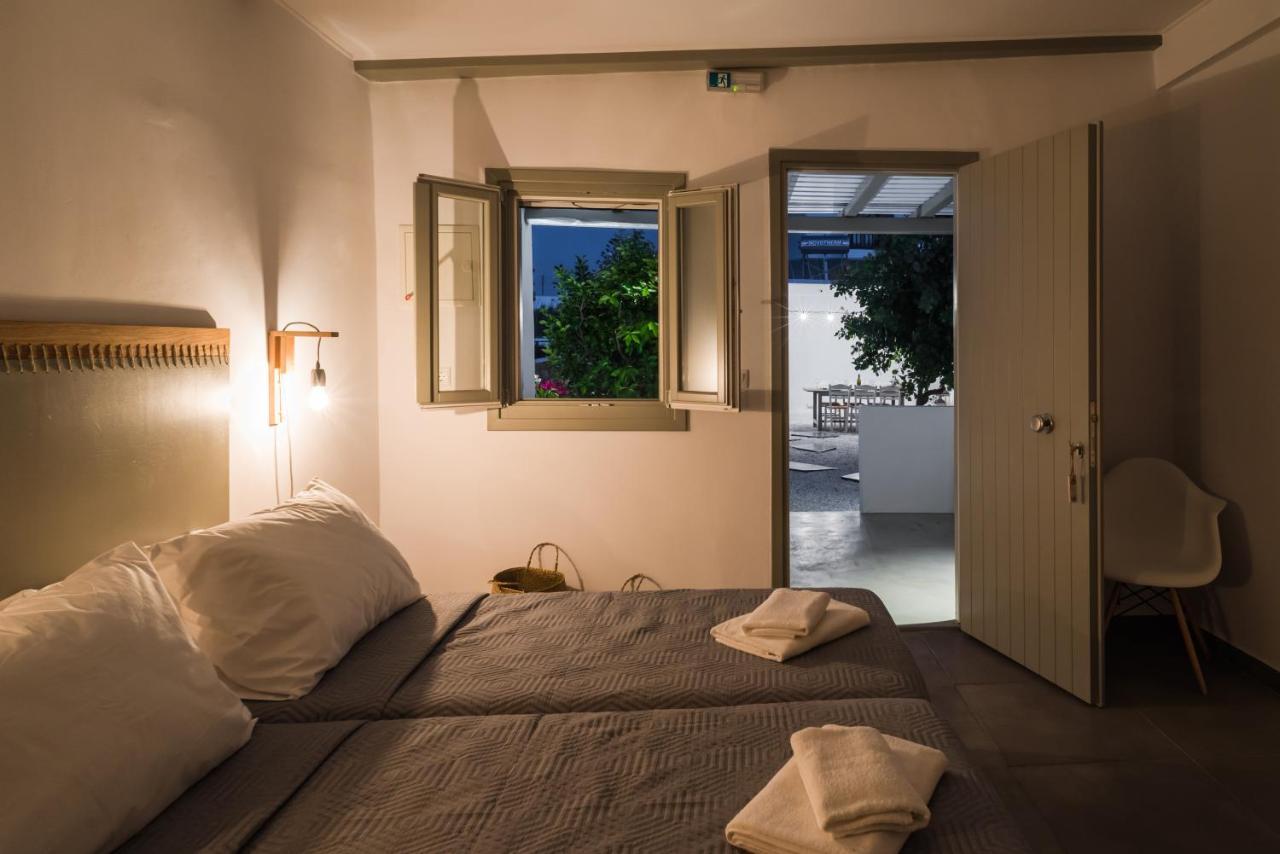 White And Grey Apartment Mykonos Town Exterior photo