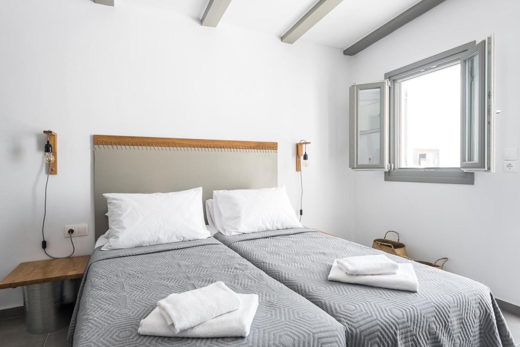 White And Grey Apartment Mykonos Town Exterior photo