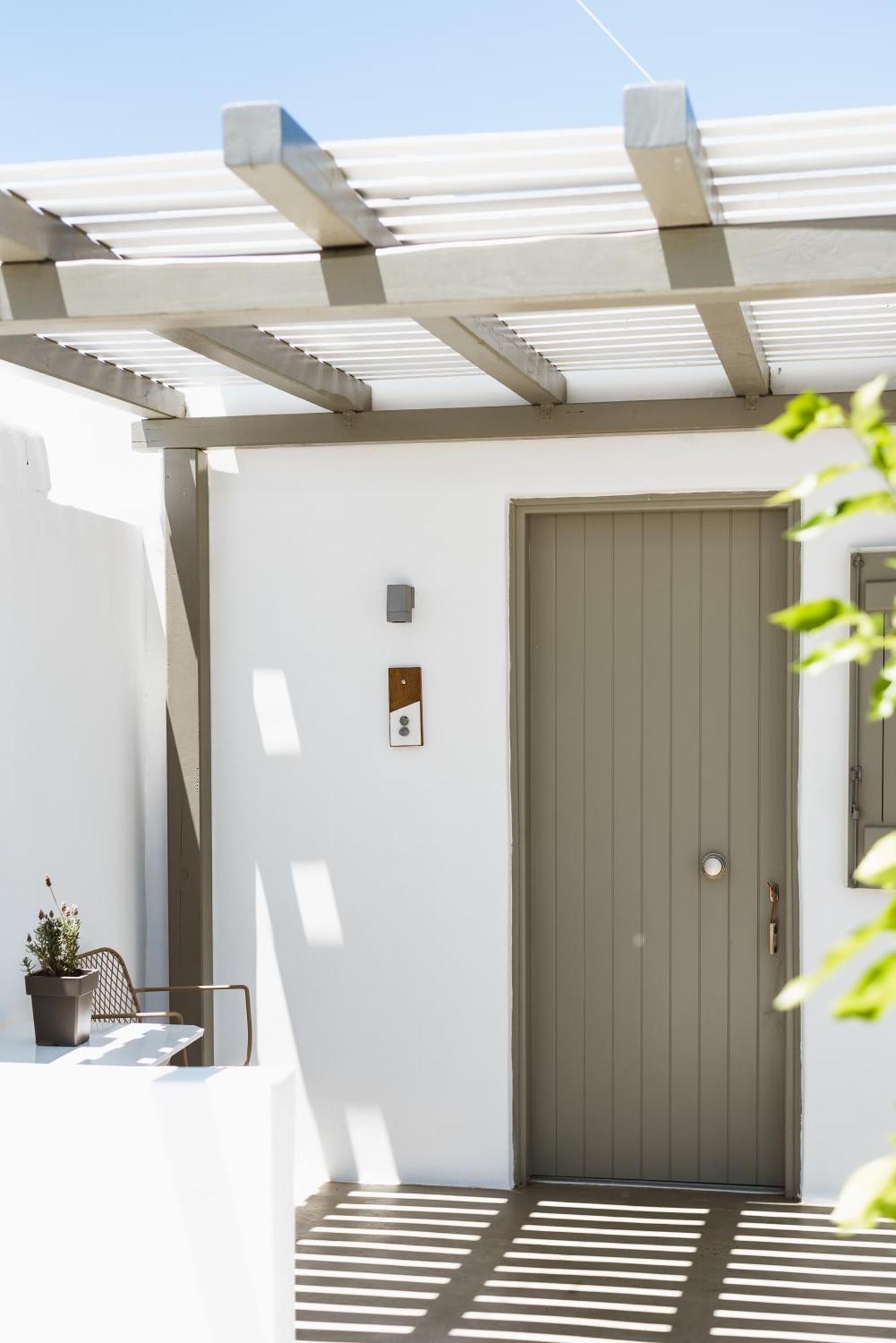 White And Grey Apartment Mykonos Town Exterior photo