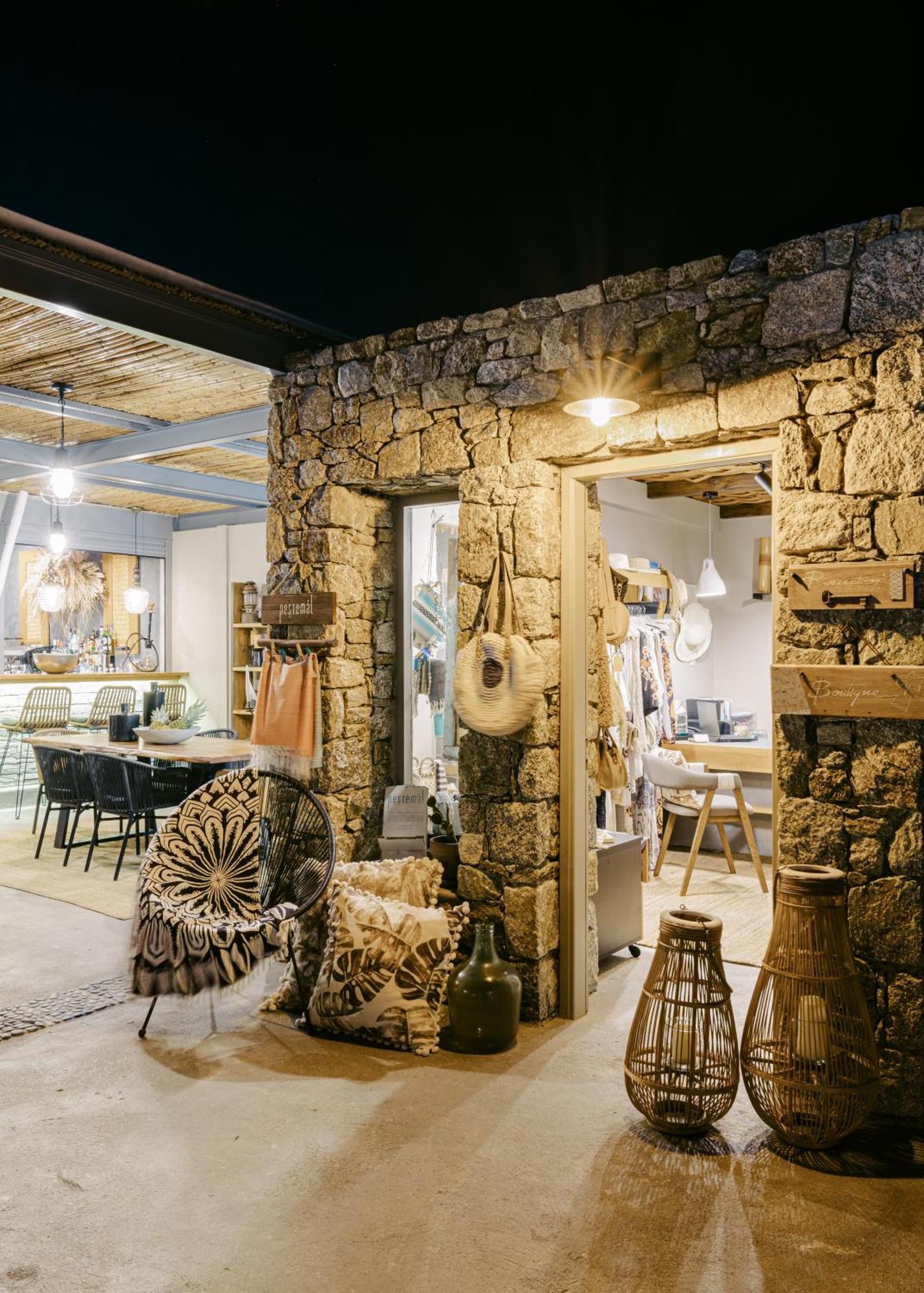 White And Grey Apartment Mykonos Town Exterior photo
